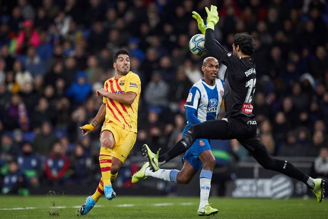 记者评论中超最佳球员评选停滞背后的滑稽原因